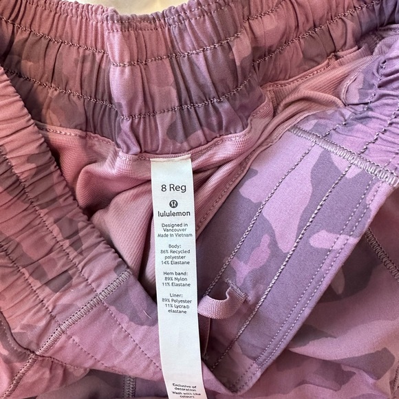 Lululemon hotty hot shorts - Picture 2 of 3